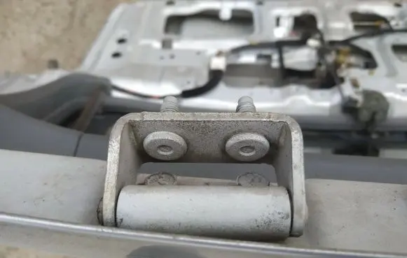 Hyundai Santa Fe Tailgate/trunk/boot hinge