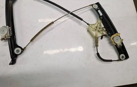 BMW 6 F12 F13 Front door window regulator with motor 7303786