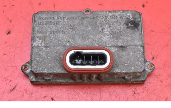 Nissan Primera Voltage converter/converter module 5DV00829000