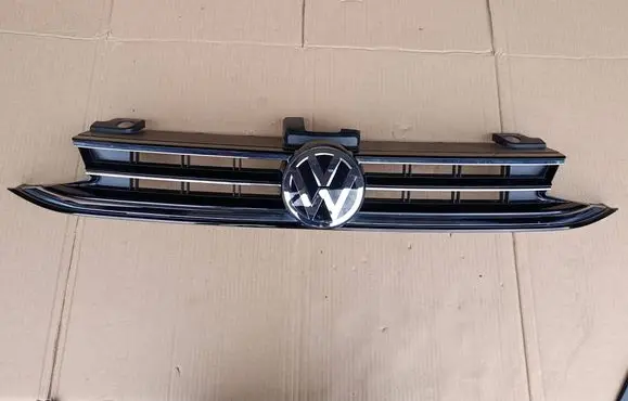 Volkswagen Golf Sportsvan Front bumper upper radiator grill 510853653H 510853651A