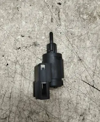 Audi A4 S4 B7 8E 8H Brake pedal sensor switch 3B0945511C 19322010 04983