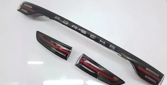 Porsche Cayenne (9Y0 9Y3) Tailgate rear/tail lights 9Y0945081Q 9Y0945096J