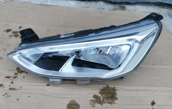 Ford Focus Headlight/headlamp JX7B13W030AE Lampa przód lewa Focus mk4 zwykła