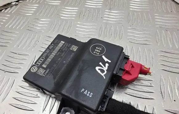 Audi A4 S4 B8 8K Gateway control module 4R0907468D