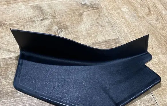 Rear/tail light trim molding