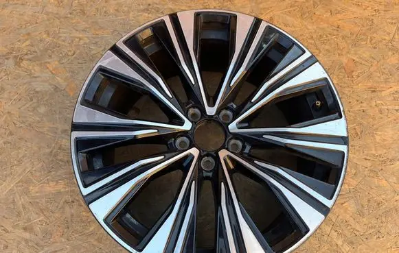 Volvo S60 R18 alloy rim 32358909