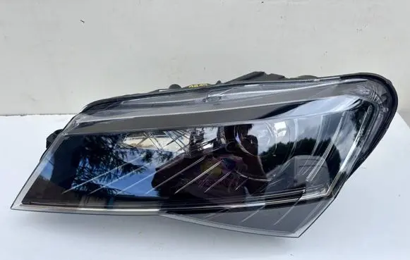 Skoda Superb B8 (3V) Headlight/headlamp 3V1941017A