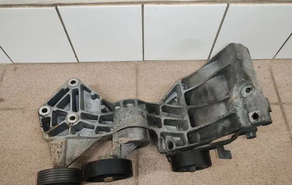 Mercedes-Benz A W169 Alternator belt tensioner 