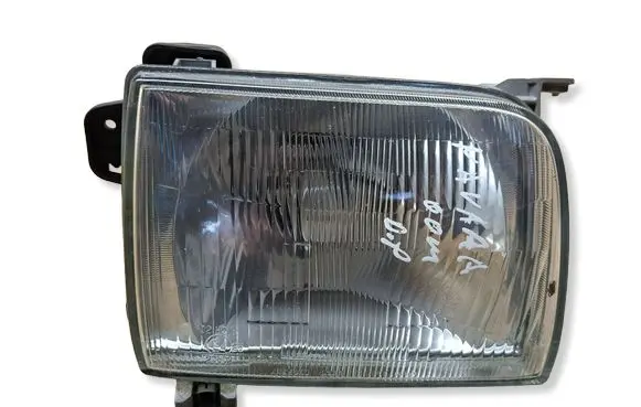 Nissan Navara D22 Headlight/headlamp 11024717
