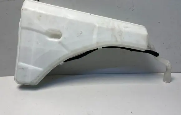 Windshield washer fluid reservoir/tank