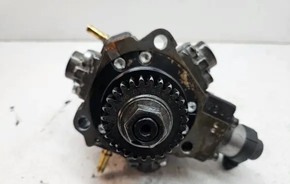 Renault Trafic III (X82) Fuel injection high pressure pump 167005114R