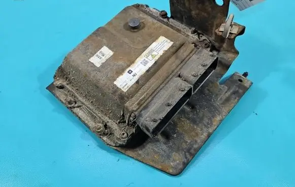 Opel Zafira B Engine control unit/module ECU 55572800 IMPRK1592134