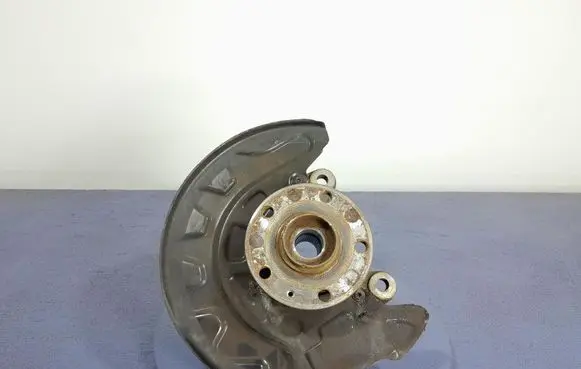 Skoda Octavia Mk3 (5E) Front wheel hub spindle knuckle