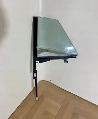 Mercedes-Benz CLA C118 X118 Sliding door window/glass 