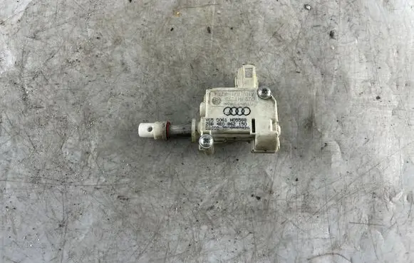 Fuel tank cap lock motor