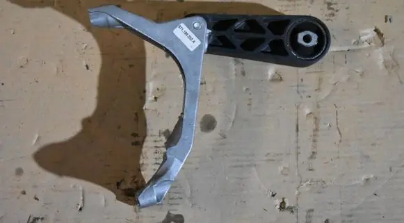 Porsche Panamera (971) Engine mount bracket