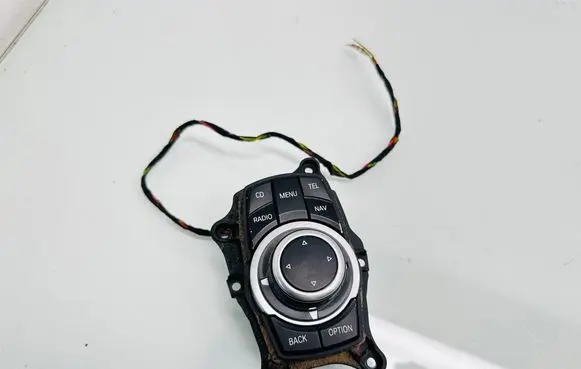 BMW 3 E90 E91 Head unit multimedia control 9213309 033625105 921330901