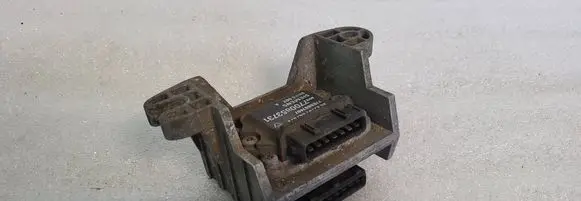 Renault Laguna I Ignition amplifier control unit 7700857407 7700853731 5WK6502
