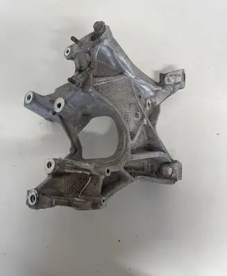 Audi A5 Engine mounting bracket 8W0399295E