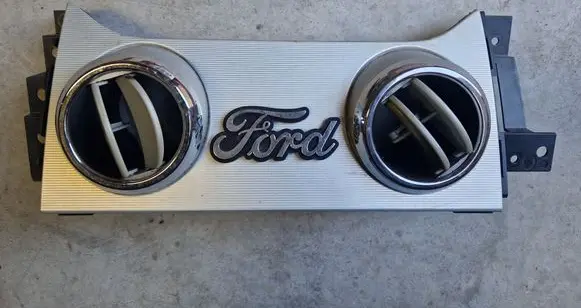 Ford Mustang V Dash center air vent grill 4R3363044A92B
