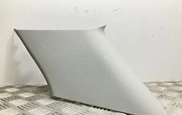 (D)pillar trim (top)