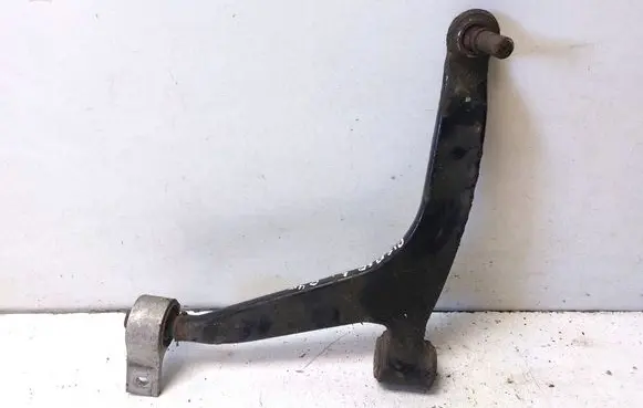 Citroen Xsara Picasso Front lower control arm/wishbone 
