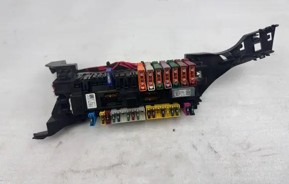 Mercedes-Benz GL X166 Fuse module A1665402350