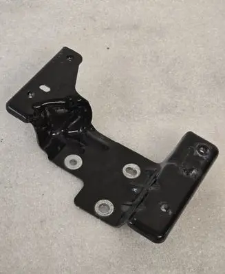 Volvo XC40 Fender mounting bracket