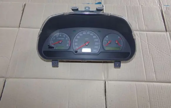 Volvo S40, V40 Speedometer (instrument cluster) 30889710B