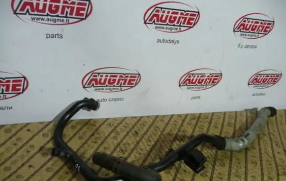 Volkswagen PASSAT B6 Engine coolant pipe/hose