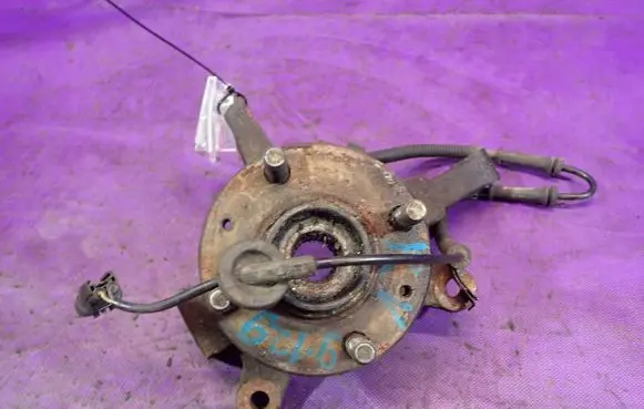 Hyundai Getz Front wheel hub spindle knuckle
