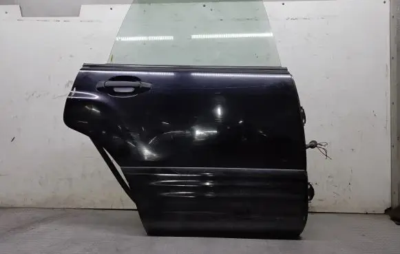 Subaru Forester SF Rear door