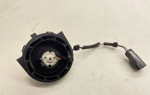 Volvo V70 Engine control unit/module fan 8666595