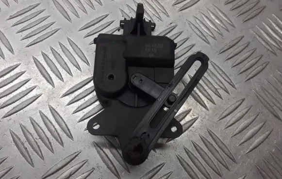 Skoda Octavia Mk1 (1U) A/C air flow flap actuator/motor 1J0907511