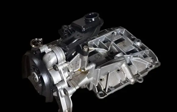 BMW 3 E90 E91 Oil pump 7798014 08100700594
