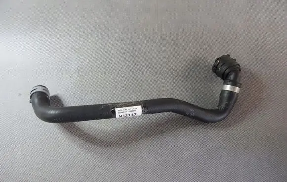 Audi A3 S3 8V Engine coolant pipe/hose 3Q0122157P