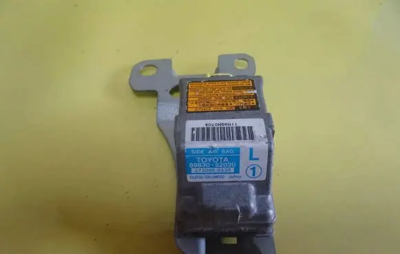 Toyota Yaris Airbag deployment crash/impact sensor 89830-52020 8983052020