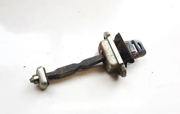 Skoda Octavia Mk2 (1Z) Rear door check strap stopper