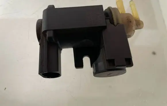 Audi A4 S4 B8 8K Turbo solenoid valve 8K0906627