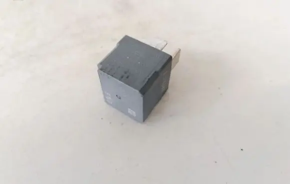 Opel Insignia A Other relay 13500120