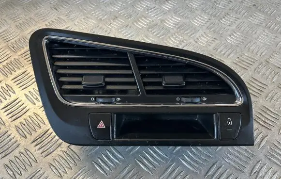 Peugeot 5008 Dash center air vent grill 9686527977 63191075