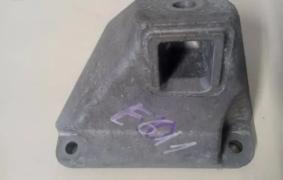 BMW 5 F10 F11 Engine mounting bracket 6781242