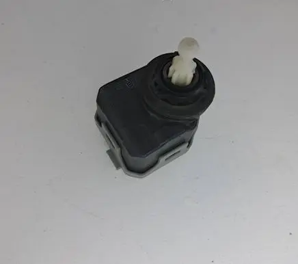 Skoda Fabia Mk1 (6Y) Headlight level adjustment motor 6Y0941295