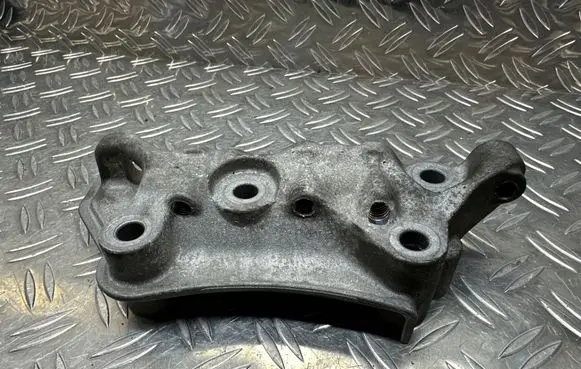 Citroen C3 Engine mounting bracket 9811186980
