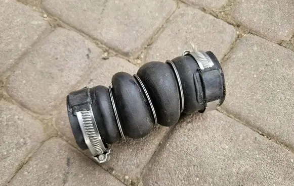 Opel Mokka B Intercooler hose/pipe 9835283380