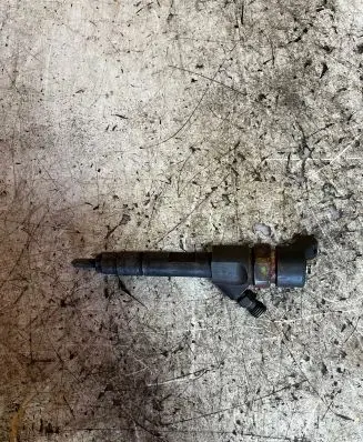 Renault Laguna II Fuel injector 7700111014 0445000110