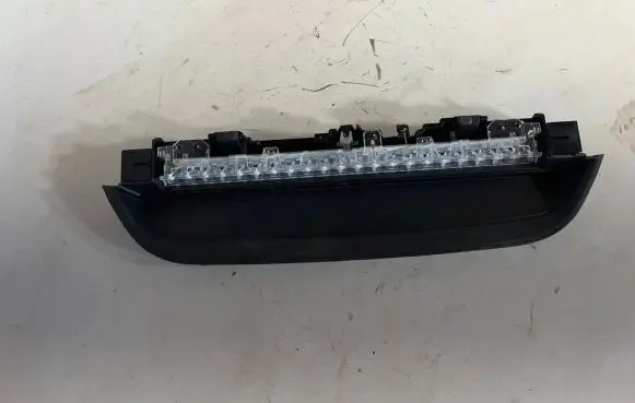 BMW 3 G20 G21 Third/center stoplight 90205612