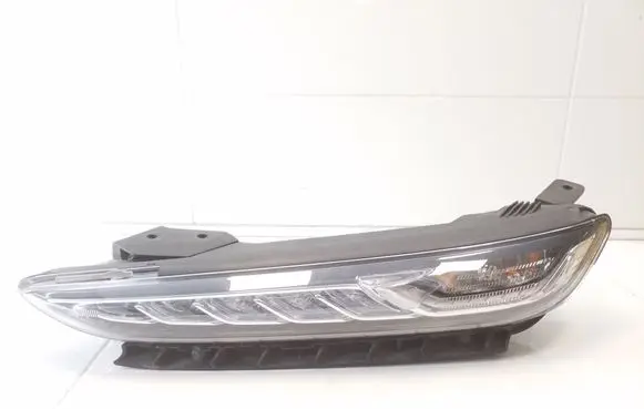Hyundai Kona I Headlight/headlamp 92207J90