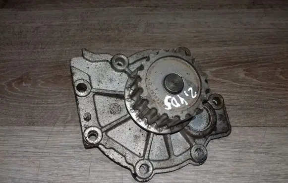 Volvo V70 Water pump B1918519S
