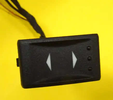 Ford Mondeo Mk III Electric window control switch 031614529